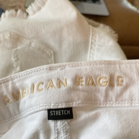 American Eagle Stretch White Distressed Jean Shorts 8 - Picture 4 of 5